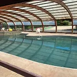 Zecamping 4 Etoiles Animaux Acceptes Tennis Piscine Couverte Vic-sur-Cère