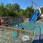 Кемпинг Zecamping 4 Etoiles Animaux Acceptes Tennis Piscine Couverte 4*