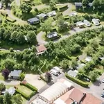 مكان تخييم Zecamping 4 Etoiles Animaux Acceptes Tennis Piscine Couverte