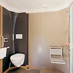 Zecamping 4 Etoiles Animaux Acceptes Tennis Piscine Couverte Vic-sur-Cère