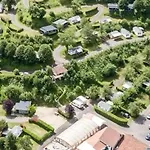 Zecamping 4 Etoiles Animaux Acceptes Tennis Piscine Couverte مكان تخييم 4*