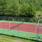 Zecamping 4 Etoiles Animaux Acceptes Tennis Piscine Couverte Вик-сюр-Сер