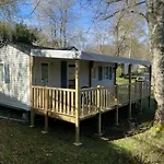 Zecamping 4 Etoiles Animaux Acceptes Tennis Piscine Couverte 4* Vic-sur-Cère