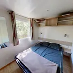 Zecamping 4 Etoiles Animaux Acceptes Tennis Piscine Couverte Vic-sur-Cère