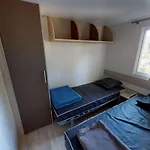 Zecamping 4 Etoiles Animaux Acceptes Tennis Piscine Couverte 4* Vic-sur-Cère