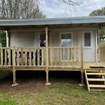 Zecamping 4 Etoiles Animaux Acceptes Tennis Piscine Couverte Vic-sur-Cère