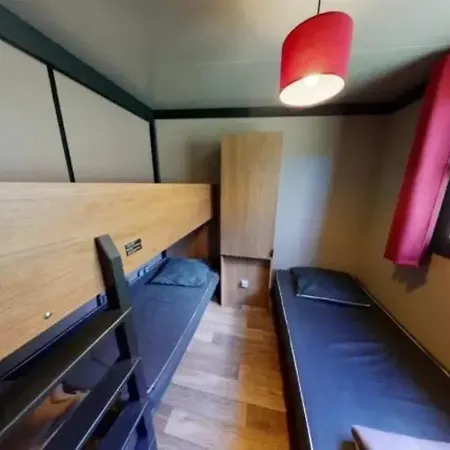 Campsite Zecamping 4 Etoiles Animaux Acceptes Tennis Piscine Couverte