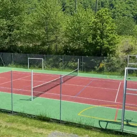 Campsite Zecamping 4 Etoiles Animaux Acceptes Tennis Piscine Couverte 4*