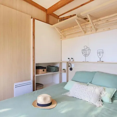 Zecamping 4 Etoiles Animaux Acceptes Tennis Piscine Couverte Campsite 4*