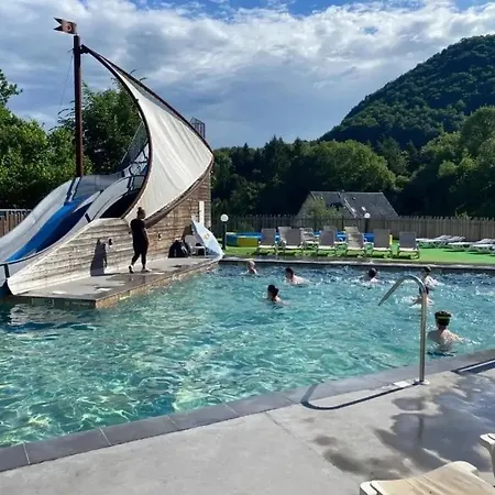 Campsite Zecamping 4 Etoiles Animaux Acceptes Tennis Piscine Couverte