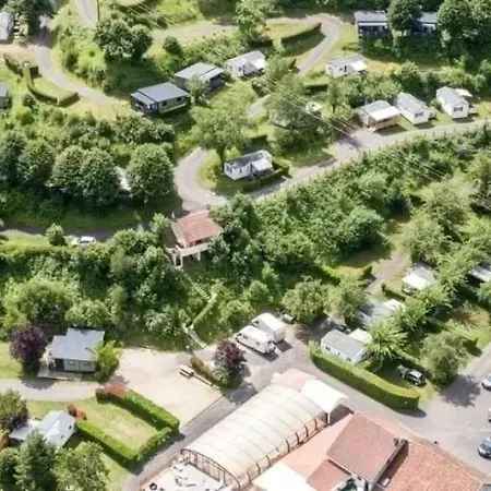 Zecamping 4 Etoiles Animaux Acceptes Tennis Piscine Couverte Campsite 4*
