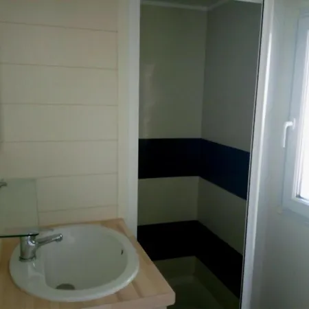 Zecamping 4 Etoiles Animaux Acceptes Tennis Piscine Couverte Kemping