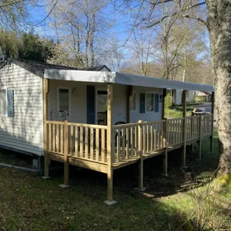 Zecamping 4 Etoiles Animaux Acceptes Tennis Piscine Couverte 4* Vic-sur-Cere