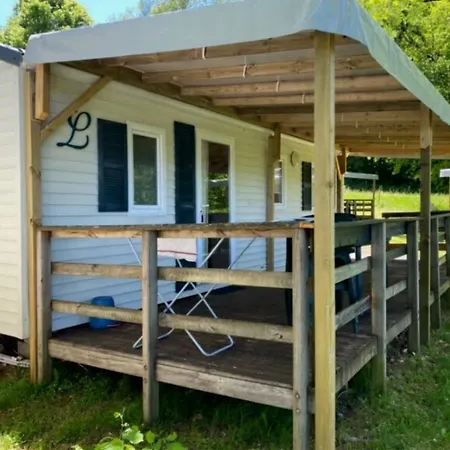 Zecamping 4 Etoiles Animaux Acceptes Tennis Piscine Couverte 4* Vic-sur-Cere
