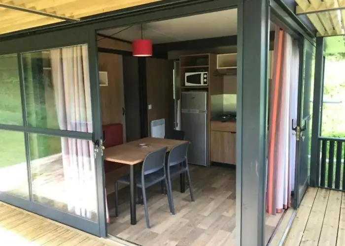 Кемпинг Zecamping 4 Etoiles Animaux Acceptes Tennis Piscine Couverte 4*