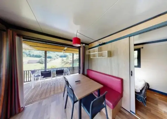 Zecamping 4 Etoiles Animaux Acceptes Tennis Piscine Couverte Kemping Vic-sur-Cère