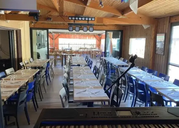 Zecamping 4 Etoiles Animaux Acceptes Tennis Piscine Couverte 4*