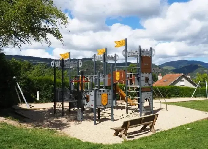 Zecamping 4 Etoiles Animaux Acceptes Tennis Piscine Couverte Вик-сюр-Сер