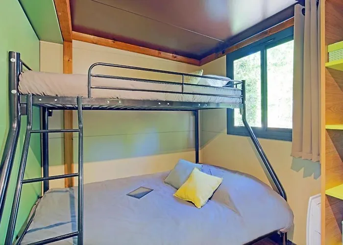 Zecamping 4 Etoiles Animaux Acceptes Tennis Piscine Couverte 4* Вик-сюр-Сер