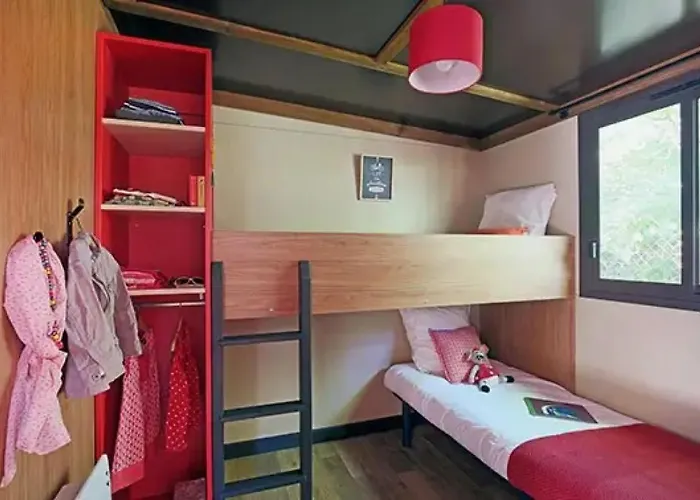 Zecamping 4 Etoiles Animaux Acceptes Tennis Piscine Couverte Вик-сюр-Сер