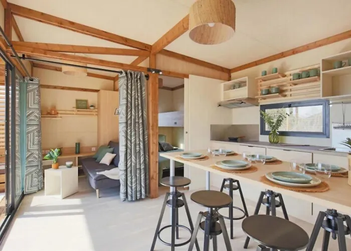 Кемпинг Zecamping 4 Etoiles Animaux Acceptes Tennis Piscine Couverte 4*