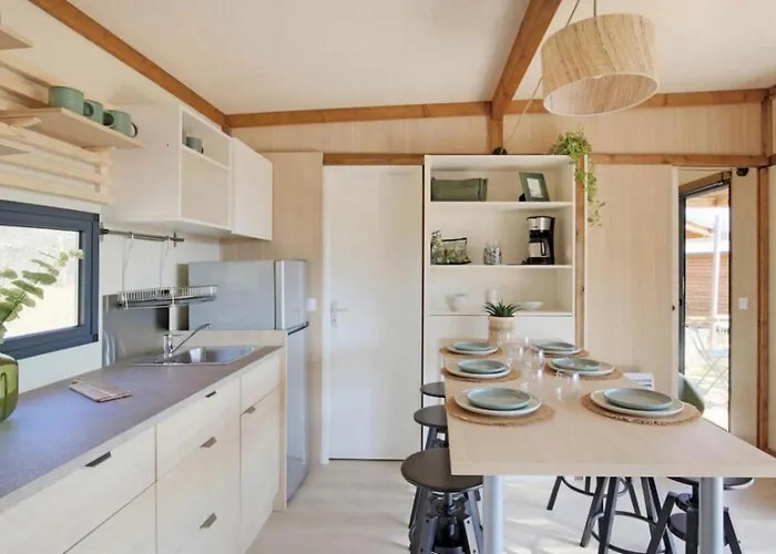 Кемпинг Zecamping 4 Etoiles Animaux Acceptes Tennis Piscine Couverte 4*