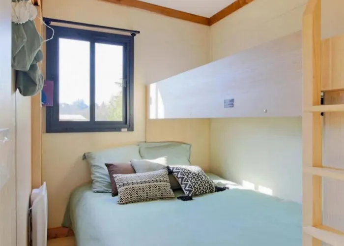 Кемпинг Zecamping 4 Etoiles Animaux Acceptes Tennis Piscine Couverte Вик-сюр-Сер